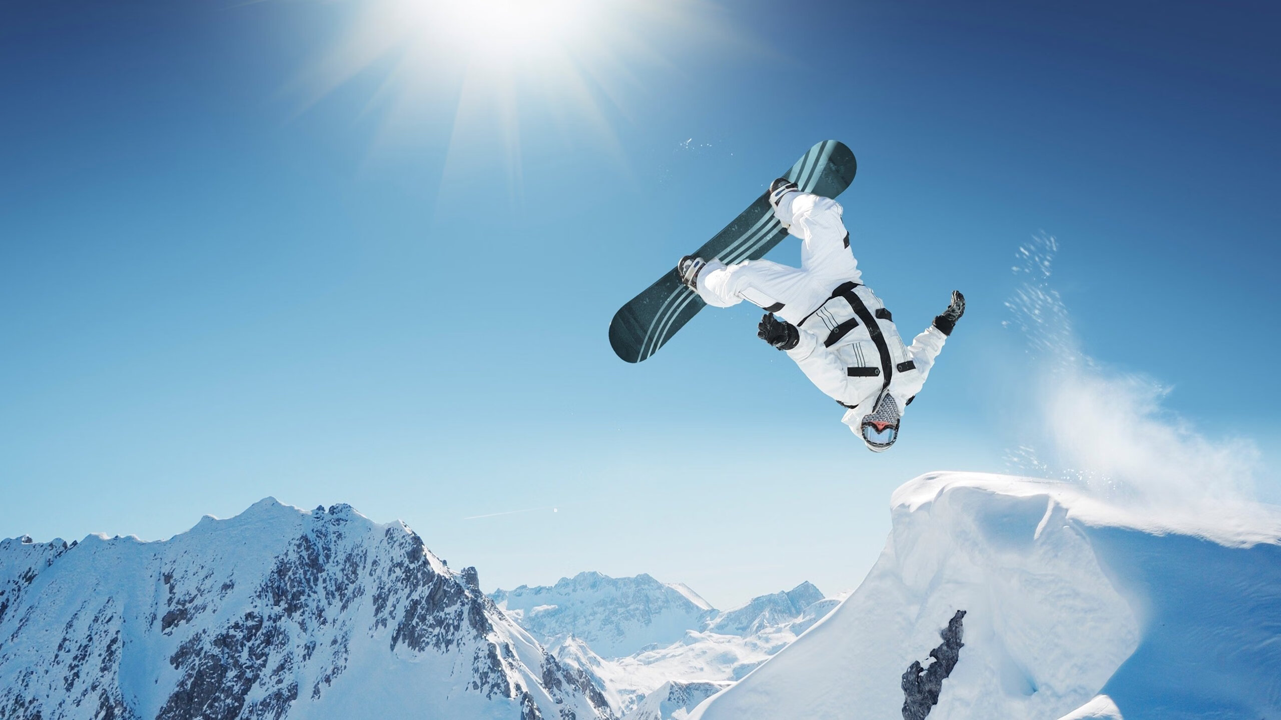 自由泳名将破纪录夺冠，中国游泳队再创辉煌