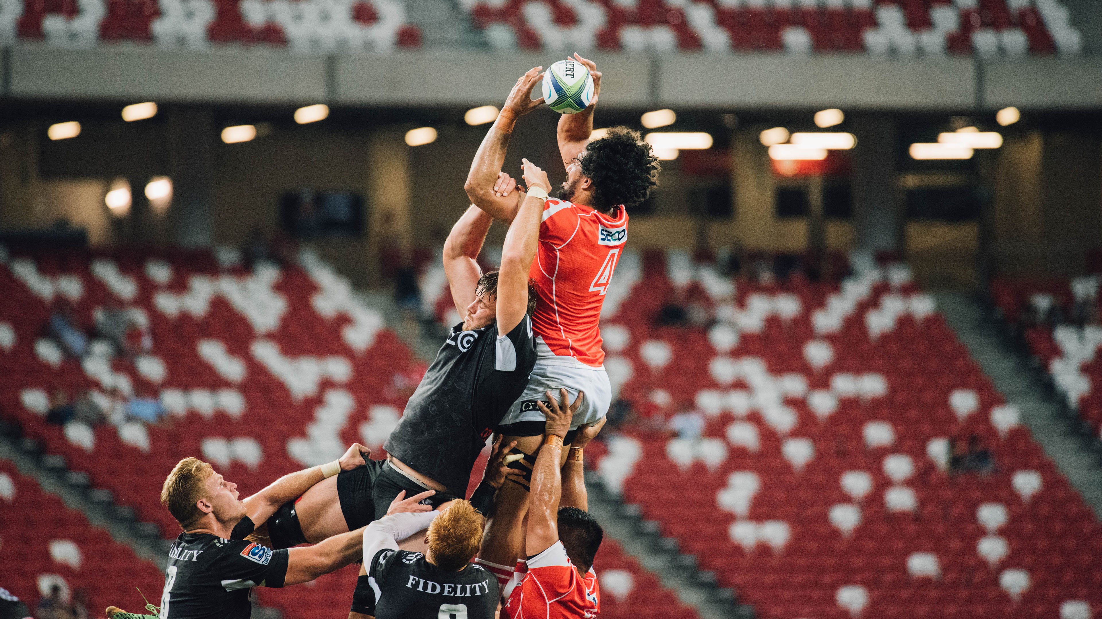 冰雪运动热潮席卷全国，青少年选手崭露头角